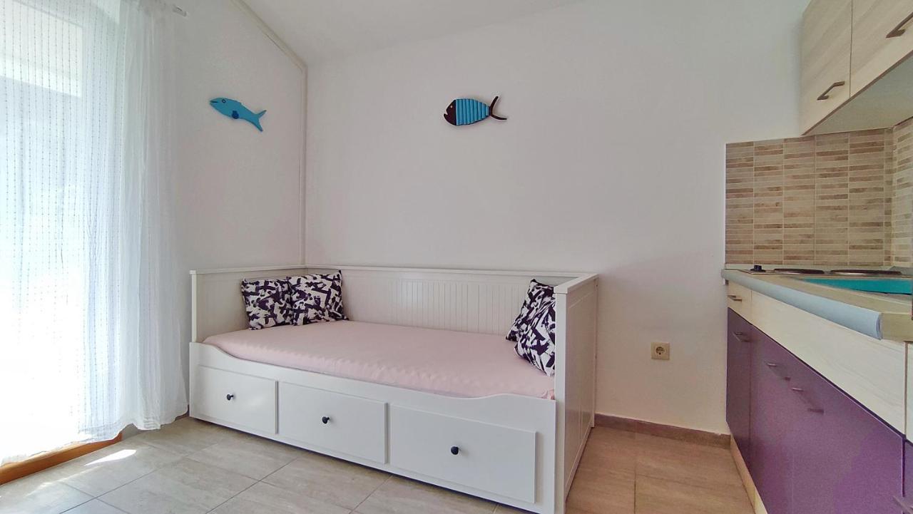 Apartmani Bodo Drvenik  Eksteriør billede