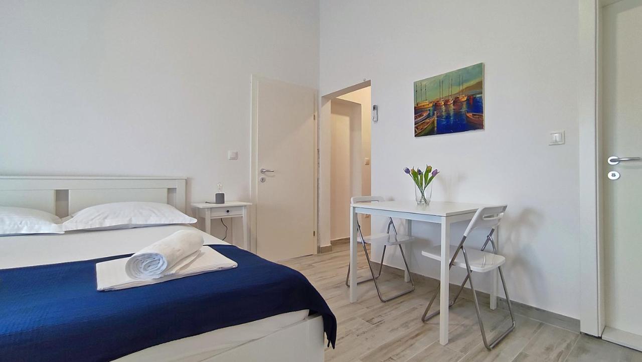 Apartmani Bodo Drvenik  Eksteriør billede